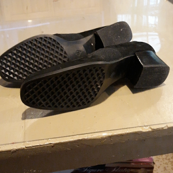 Women's 8 1/2 m suede small heel shoe - Picture 7 of 8